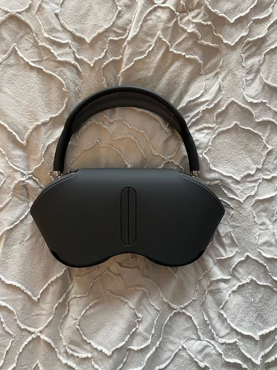 Apple AirPod Max Headphones Bundle 6R86