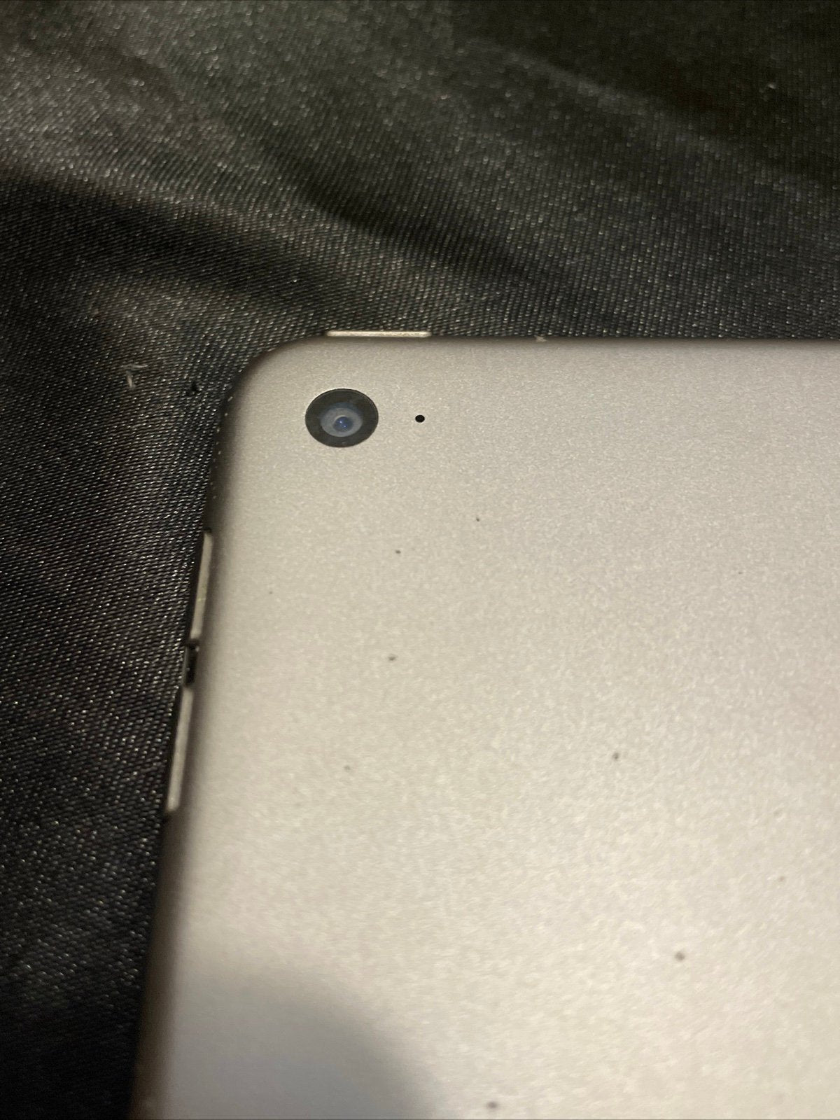 4 iPad Pros iCloud locked 6T51