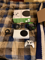 Microsoft Xbox Series S Digital Edition White 500 GB Console 7J37