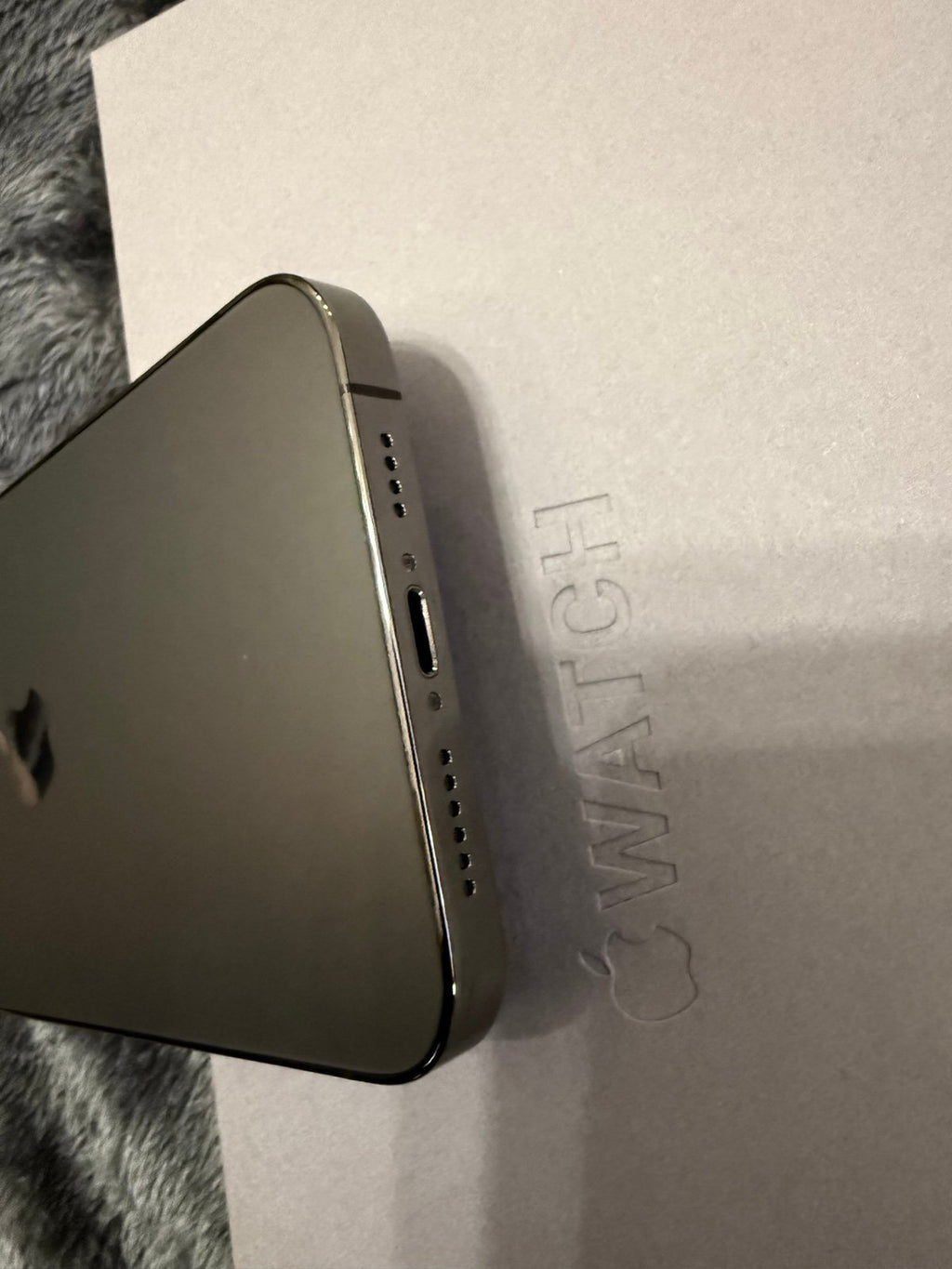 iPhone 12 Pro Max UNLOCKED 6H18