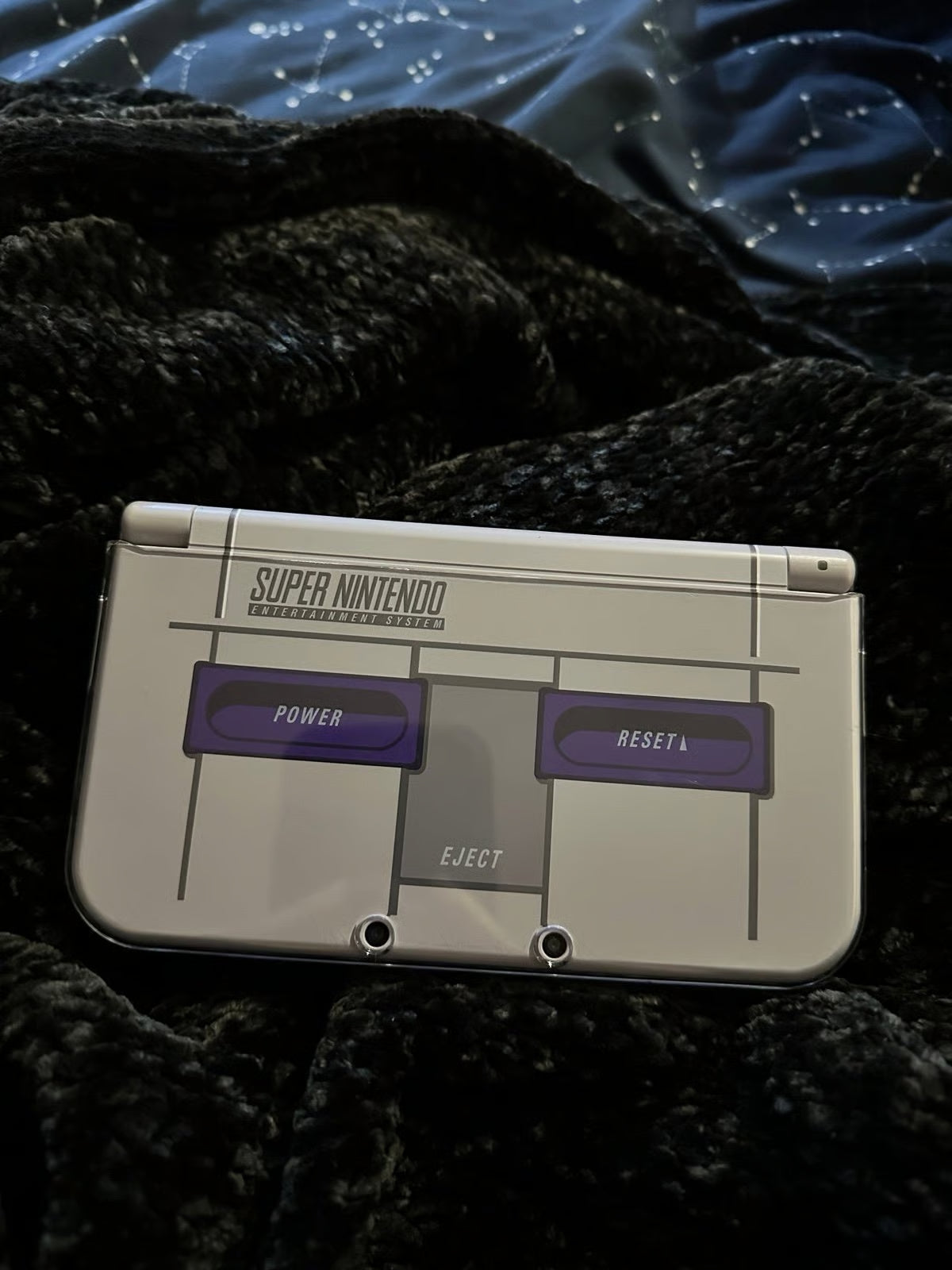 鈥淣ew鈥?Nintendo 3DS XL SNES Edition W/ Charging Cord Excellent Condition Mint