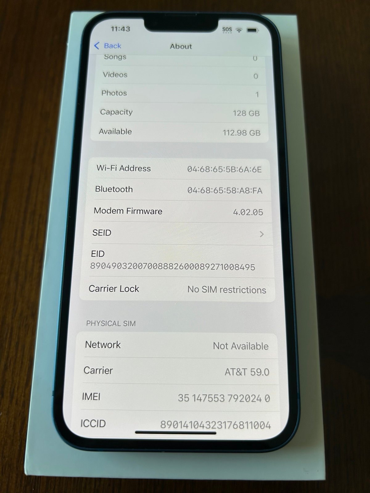 iphone 13 unlocked 128 GB + box and new charger 9Z23