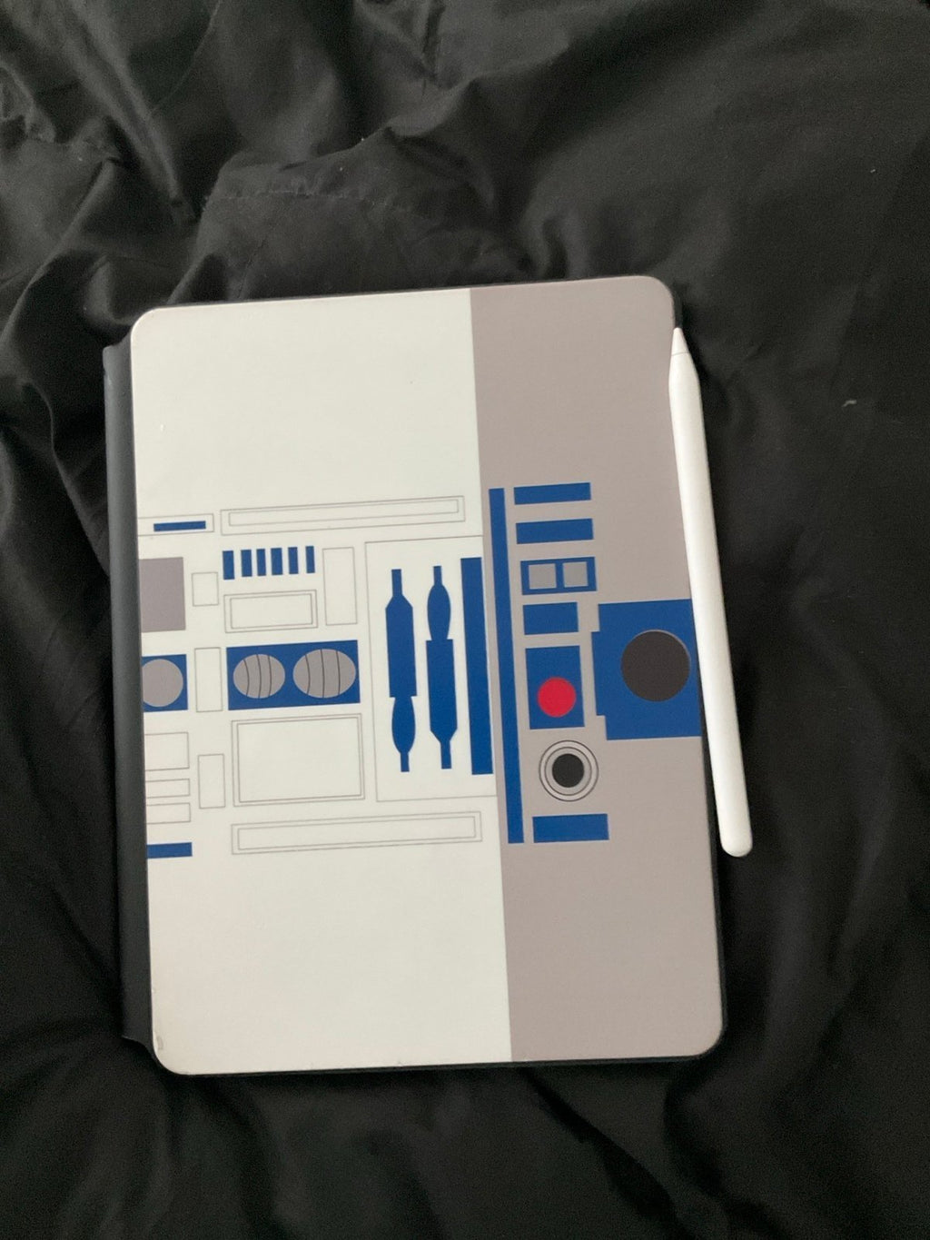 Apple iPad Pro 2nd Generation 11 inch 128 GB Wi-Fi Space Gray with accessories 2A28