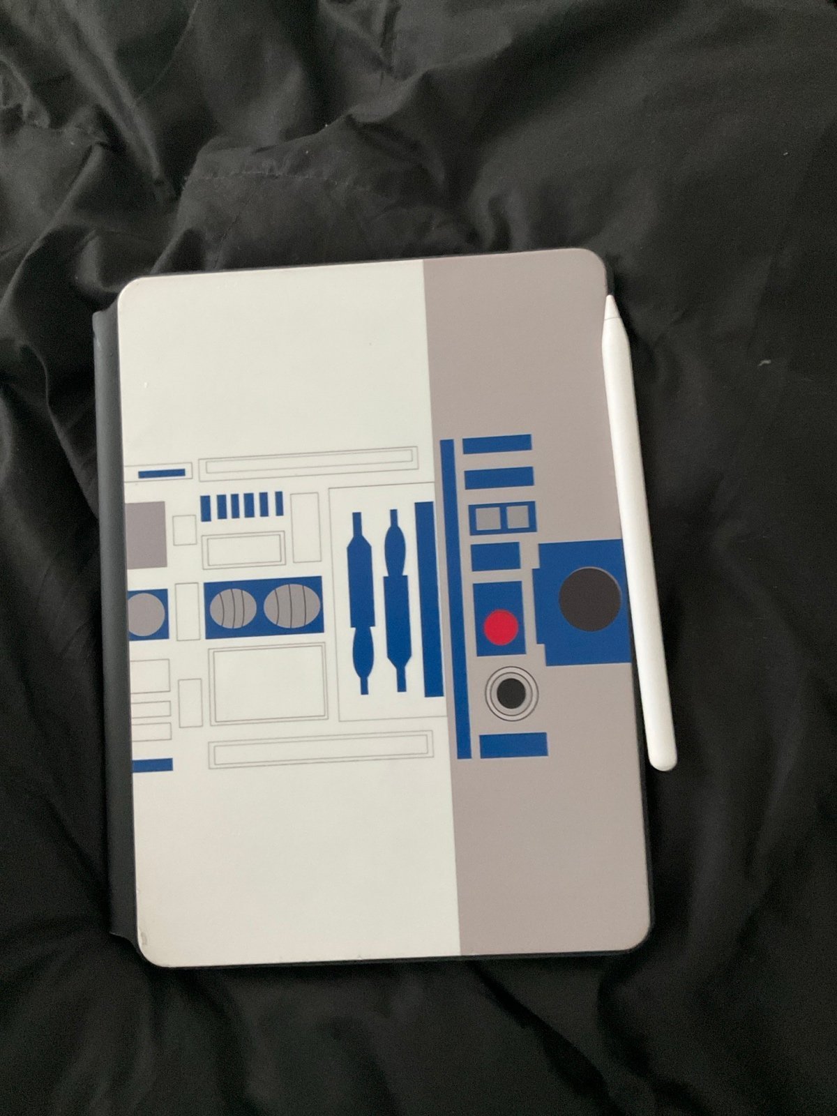 Apple iPad Pro 2nd Generation 11 inch 128 GB Wi-Fi Space Gray with accessories 2A28