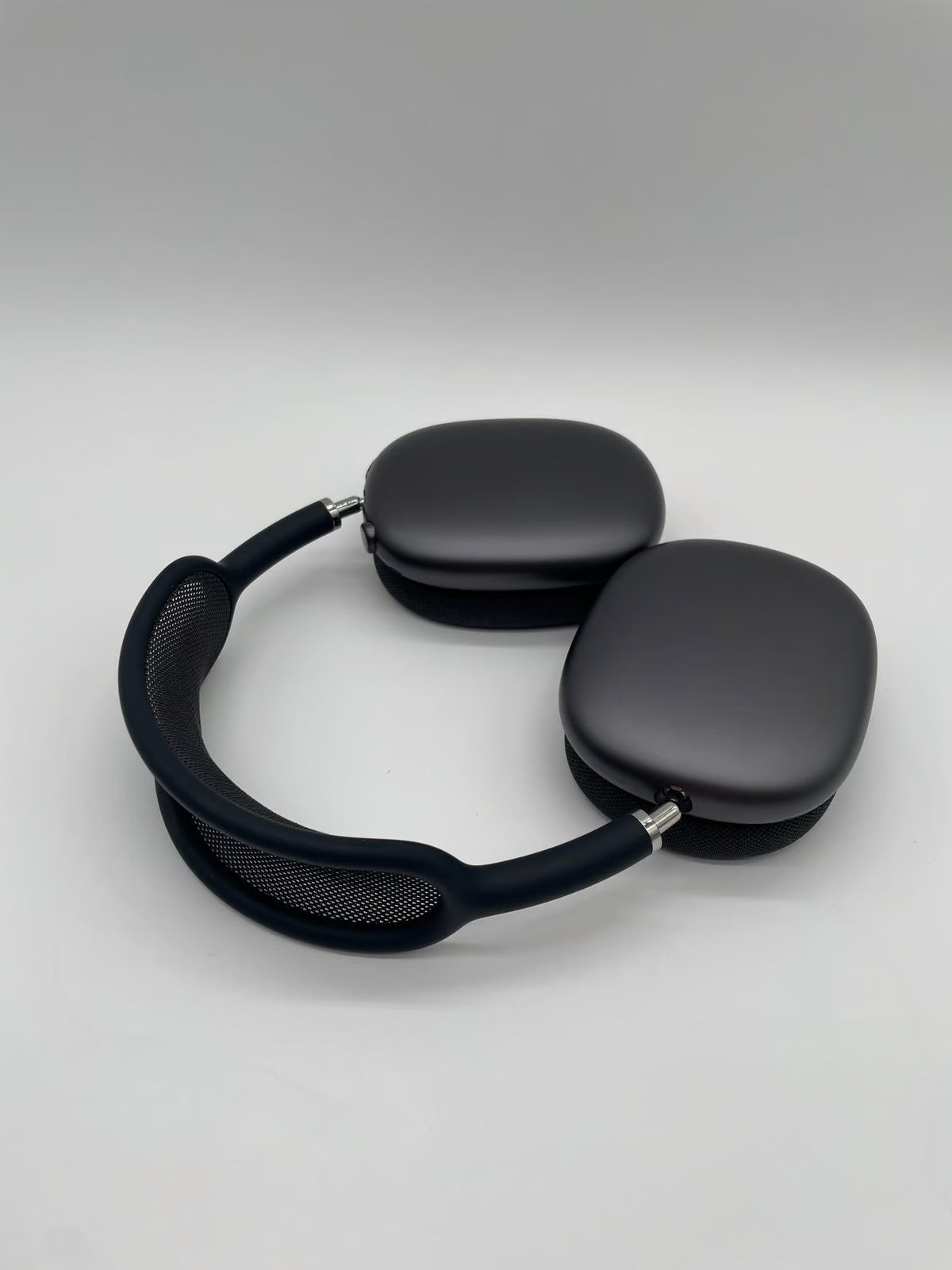 Apple AirPod Pro Max Space Black Excellent Condition 6M39