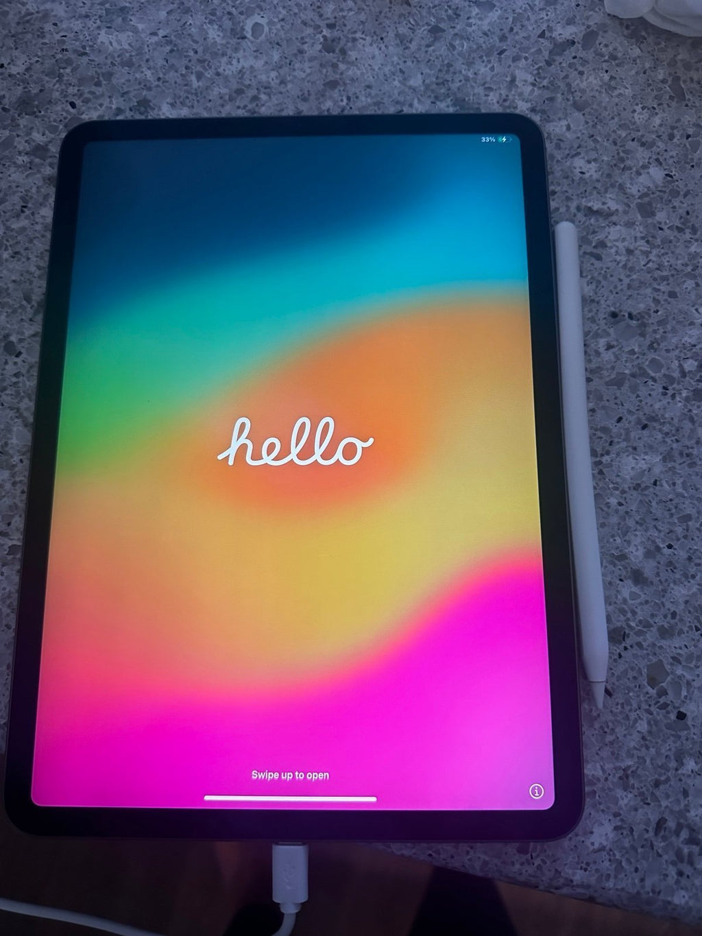 Apple iPad Pro 2nd Generation 128 GB and Apple Pencil 6S83