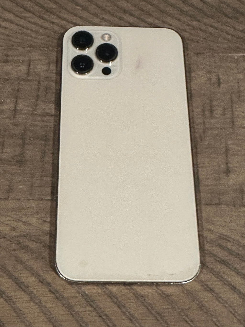 IPhone 12 Pro Max 128GB Gold Unlocked and Factory Reset 8V77