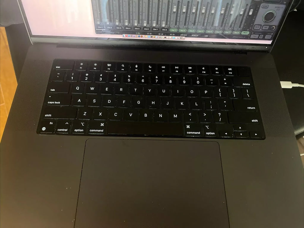 16""   MACBOOK PRO M3 PRO 1TB SSD 36GB RAM 12-CORE 18-CORE GPU SPACE BLACK 8T56