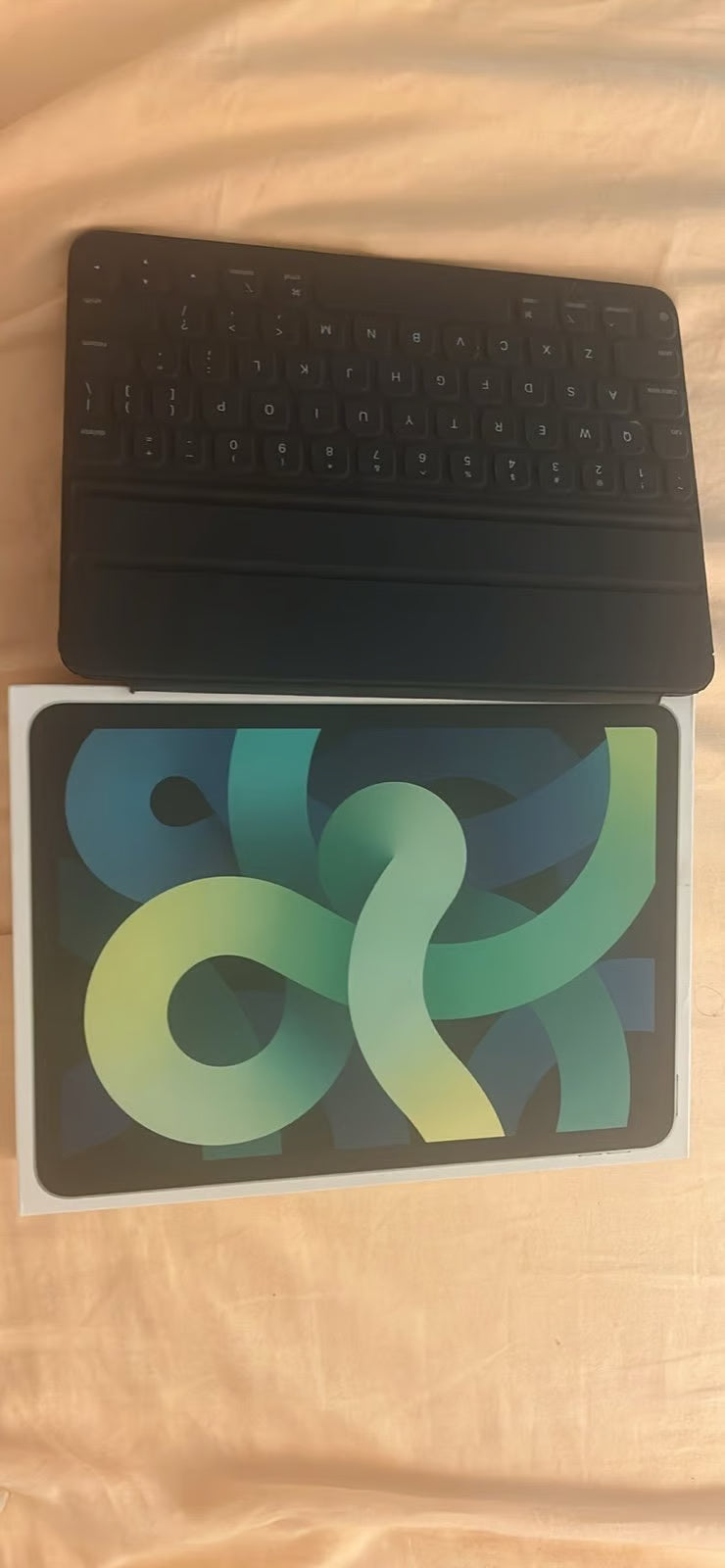 Blue Apple iPad Air 4th Generation 1P18