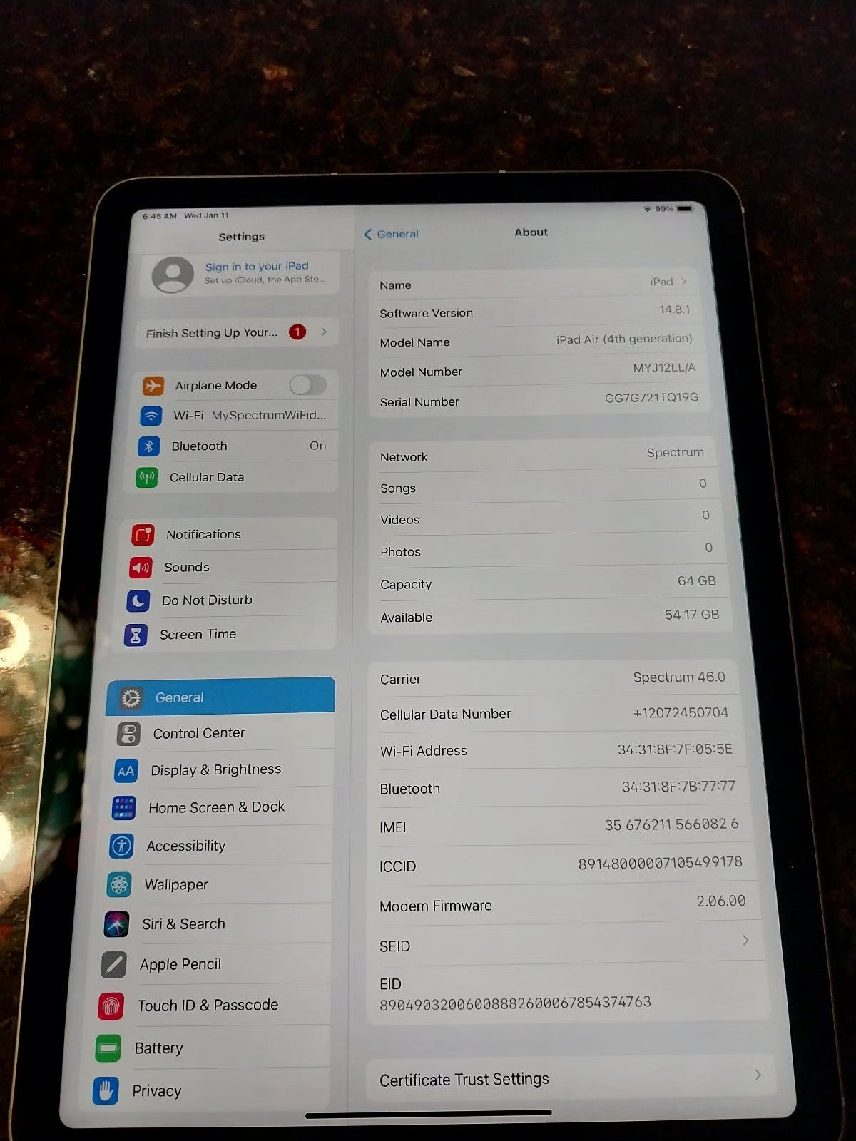 Apple iPad Air 4th Generation 64 GB 3V76