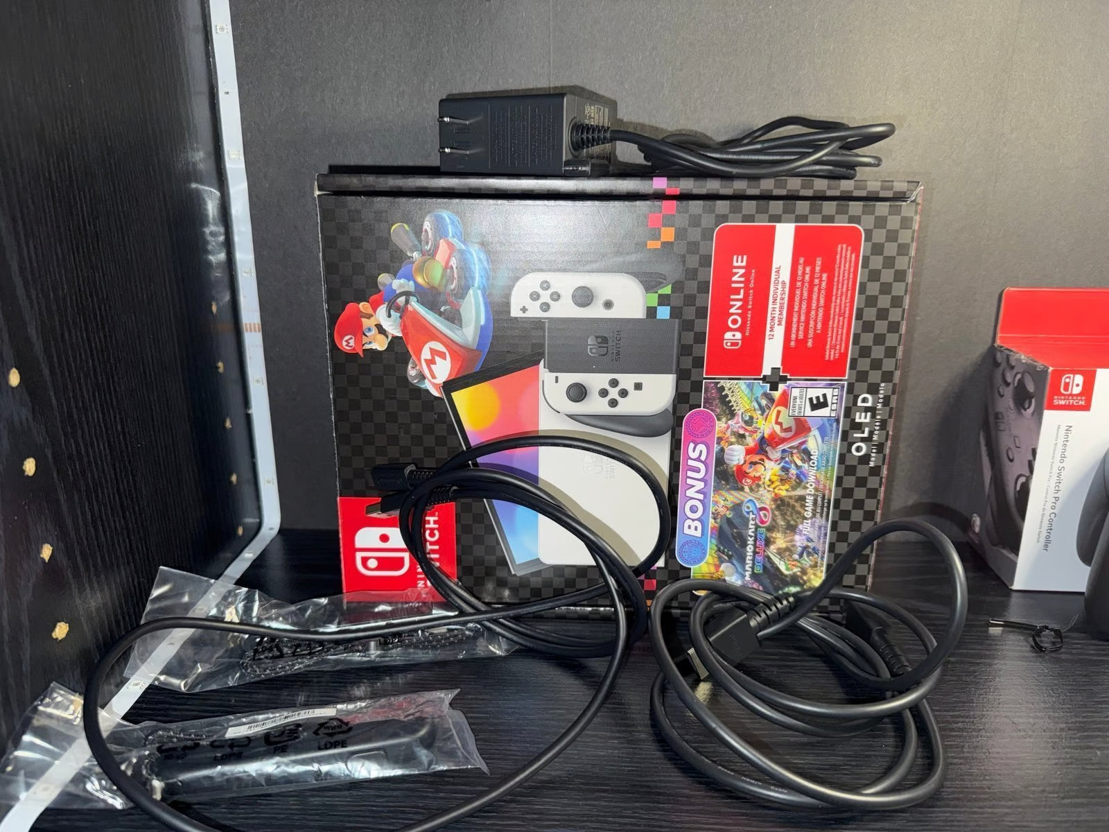 Nintendo Switch Oled Used With Nintendo Pro Controller. 3U17