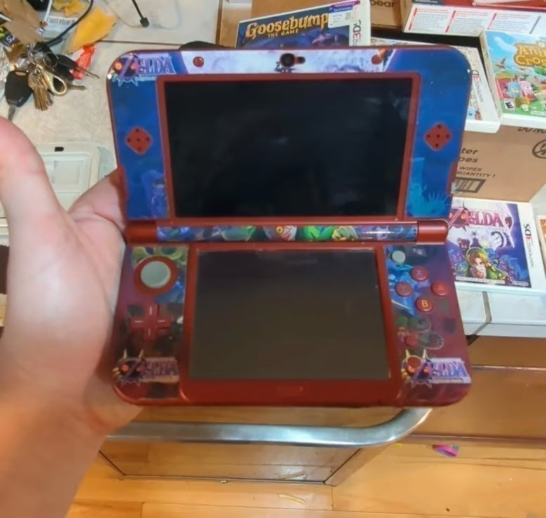Nintendo NEW 3DS XL in Red COMPLETE IN BOX with Zelda Skin in CLEAR CASE