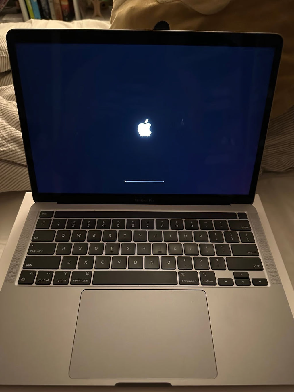 MacBook Pro 8K93