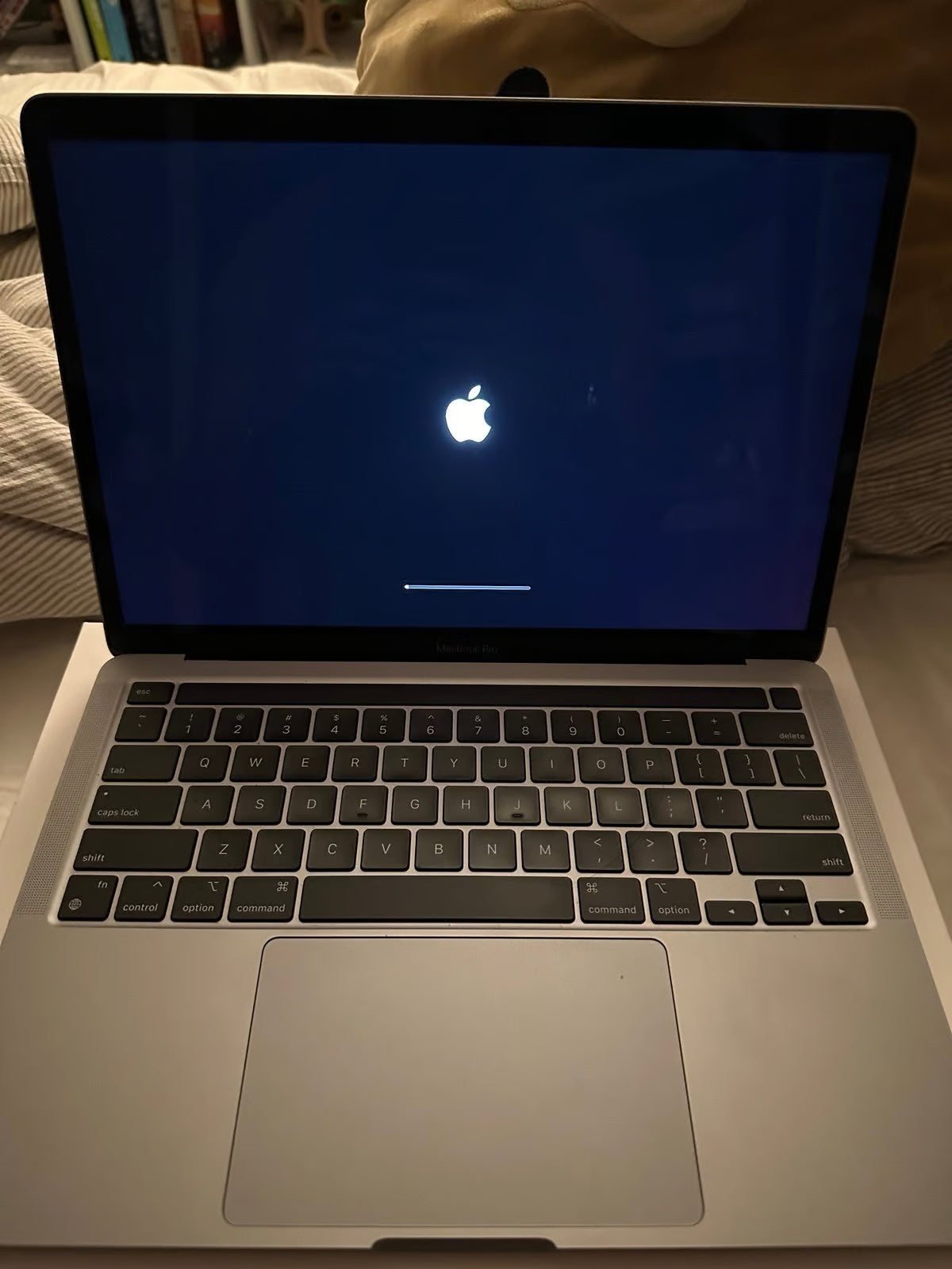 MacBook Pro 8K93